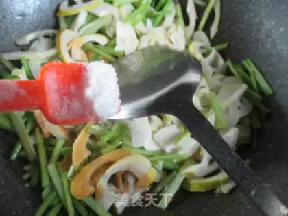 Make Celery fried thunder step 7