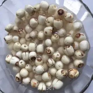 Make Sweet Lotus soup step 0