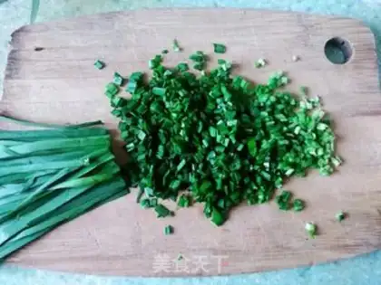 Make Scrambled eggs step 1