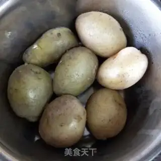 Make Onion potatoes step 0