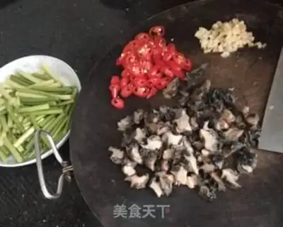 Make Garlic snails step 2