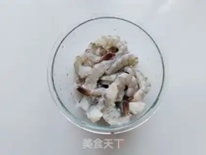 Make pineapple shrimp ball step 1