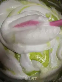 Make Spinach strawberry rolls step 6