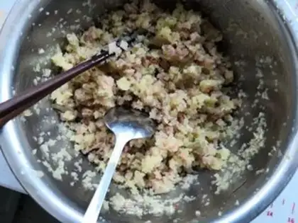 Make Puffy ham buns step 2