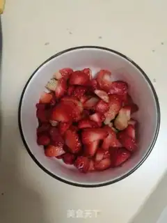 Make Spinach strawberry rolls step 11