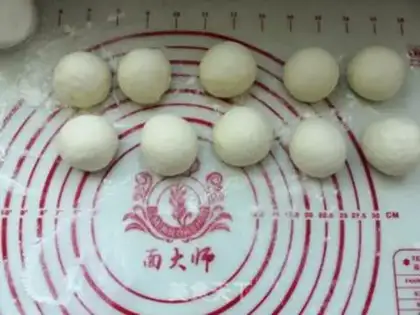 Make Puffy ham buns step 4