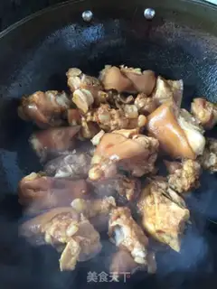 Make Red burning pig hoof step 4