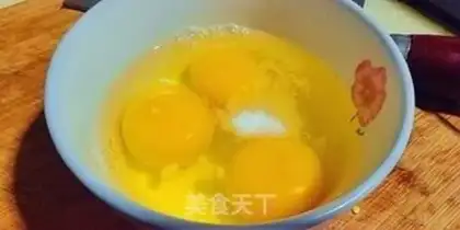 Make Yellow eggs step 0