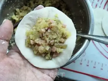 Make Puffy ham buns step 6