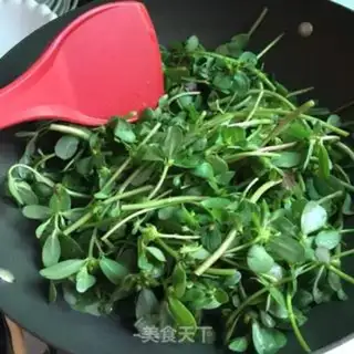 Make Garlic wild vegetables step 3