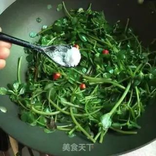 Make Garlic wild vegetables step 4