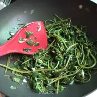 Make Garlic wild vegetables step 5