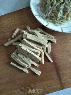 Make Tofu dry and green bean sprouts step 2
