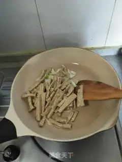 Make Tofu dry and green bean sprouts step 5