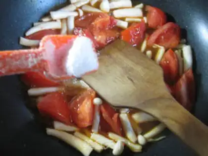 Make Seafood mushroom fried tomatoes step 6