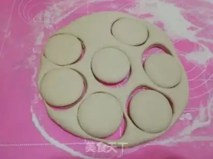 Make ♪ ♪ Spam beans dry powder buns ♪ step 18