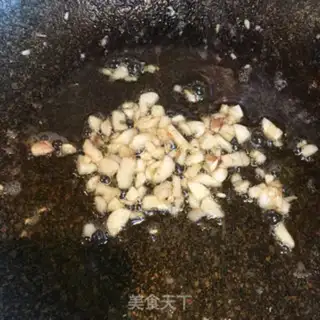Make Garlic fried potatoes step 2