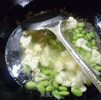 Make Soybeans on the florist step 5