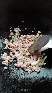 Make Crushed meat makes potatoes step 4