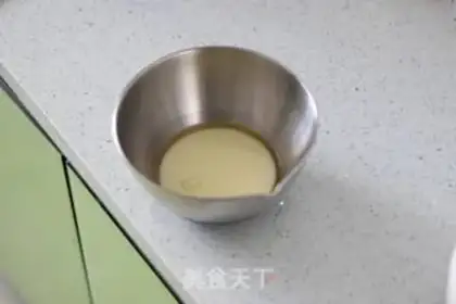 Make Red velvet thaw cake rolls step 0