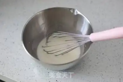 Make Red velvet thaw cake rolls step 1