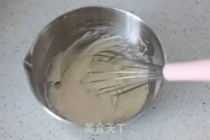 Make Red velvet thaw cake rolls step 3