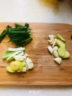 Make Soy sauce and bouquets step 2
