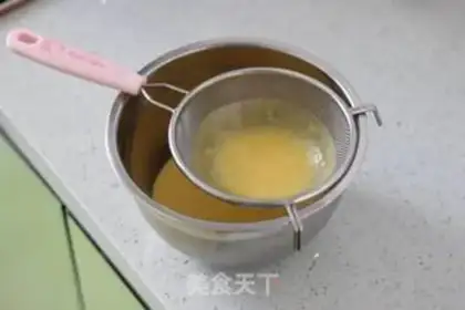 Make Red velvet thaw cake rolls step 5