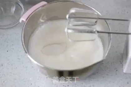 Make Red velvet thaw cake rolls step 7