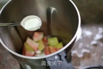 Make Pomegranate yogurt shake step 3