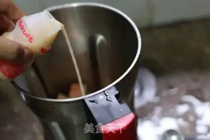 Make Pomegranate yogurt shake step 4