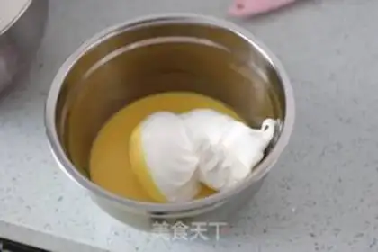 Make Red velvet thaw cake rolls step 10