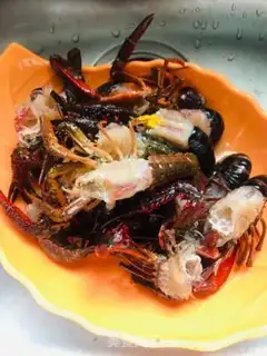 Make Spicy lobster step 1