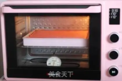 Make Red velvet thaw cake rolls step 18