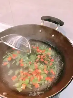 Make Pineapple rice step 1