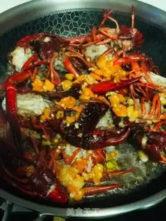 Make Spicy lobster step 12