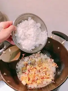 Make Pineapple rice step 6