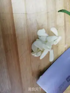 Make Garlic lettuce step 1