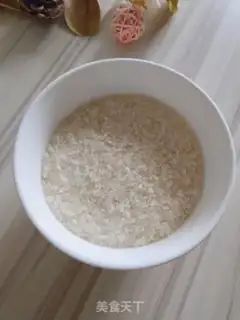 Make Porridge of apples and blue flowers step 0