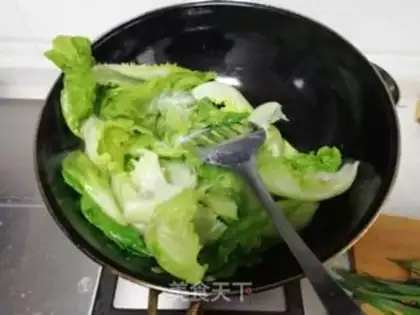Make Garlic lettuce step 4