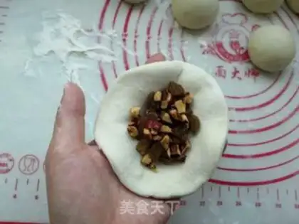Make Red raisin roll step 8