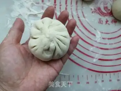 Make Red raisin roll step 9
