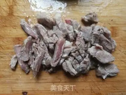 Make Onion fried lamb step 2