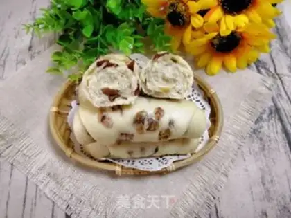 Make Red raisin roll step 14