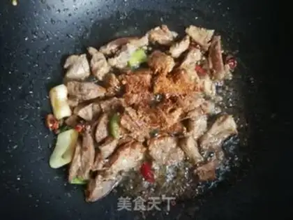 Make Onion fried lamb step 7