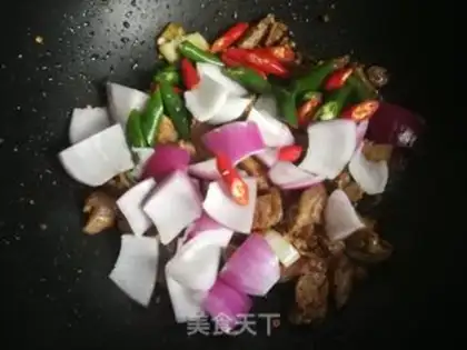 Make Onion fried lamb step 8