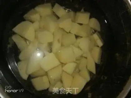 Make Pig hoof potatoes step 1