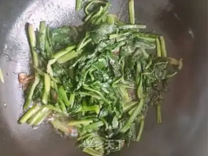 Make Spinach fried eggs step 4