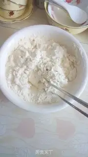 Make A cabbage pie step 0