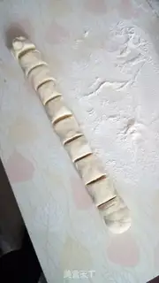 Make A cabbage pie step 4